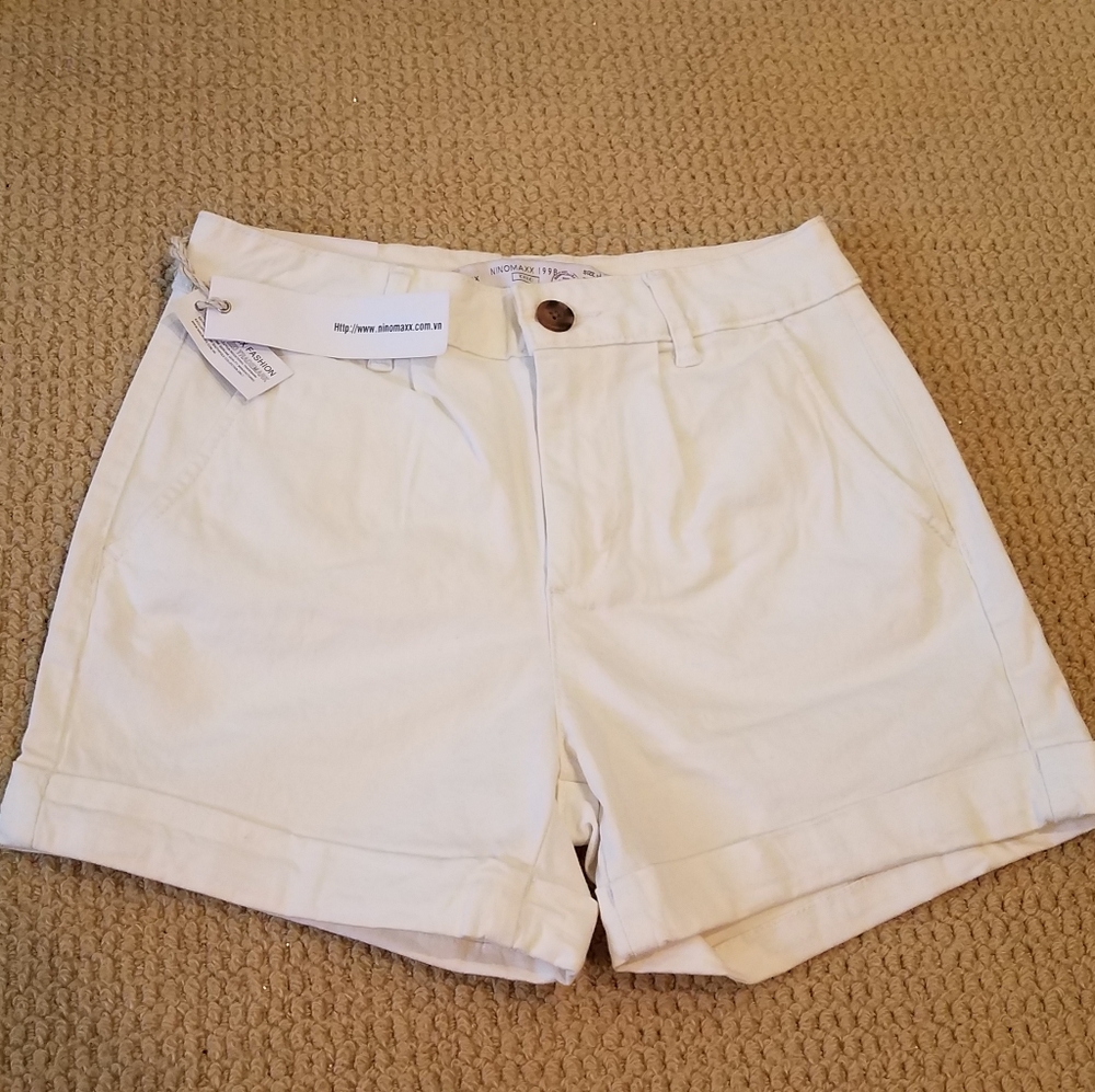 NiNoMax Khaki Shorts